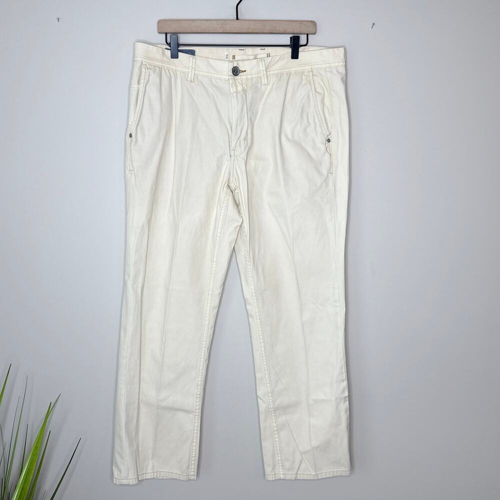 Tommy Bahama Men's Cotton Natural Color Jeans Size 36x30 Straight Leg‎ 5-Pocket